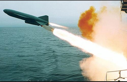 [이 댓글 봤어?] 북한 미사일 실험발사 “방산비리만 없어도 따라갈 수 있을 텐데…”