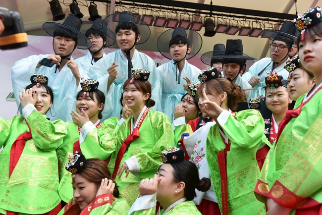 19일 2·28공원서 청소년 문화축제·성년의 날 기념식 열려