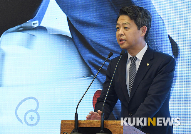 '2018 미래 안전·건강 포럼' 개회사하는 김영호 의원