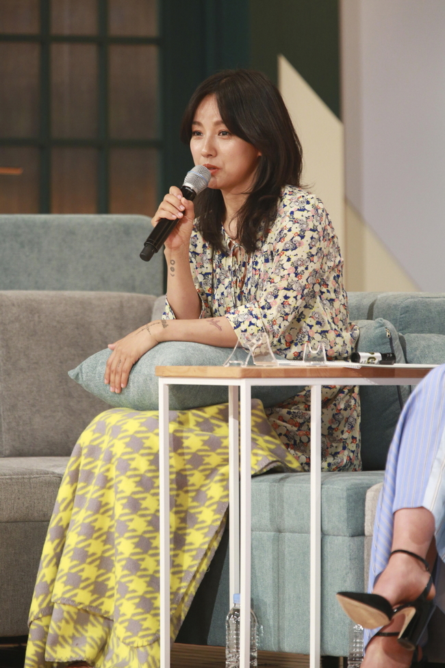 이효리, ‘김제동의 톡투유2’ 첫 게스트 출연 “청중들과 이야기하는 프로그램 오랜만”