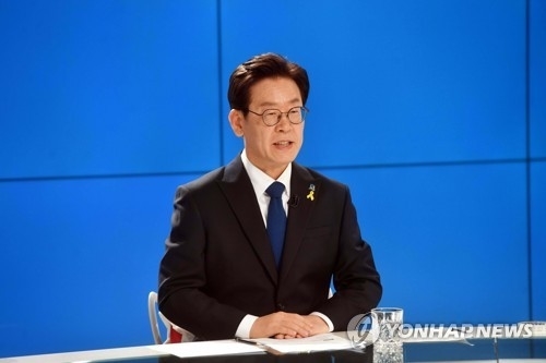 ‘이재명 여배우 스캔들’ 재조명… 발단은 김부선 SNS?