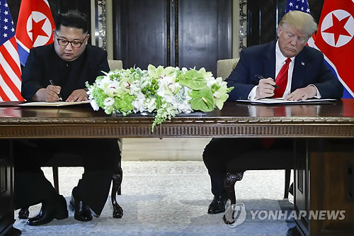 [북미정상회담] 트럼프, 김정은 ‘칭찬’ 쏟아내…리틀로켓맨→똑똑한 협상가