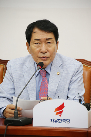 한국당 비대위원장 후보, 김병준·김성원·박찬종·이용구·전희경 압축