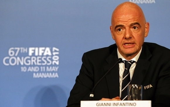 인판티노 회장 “2022년 카타르 월드컵 11월 개최할 것”
