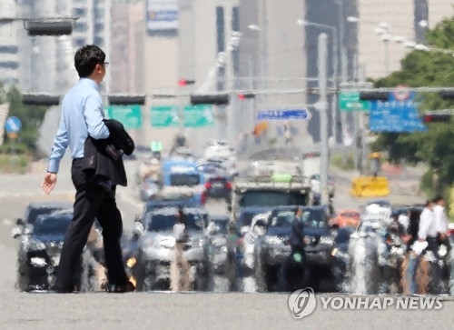 삼척 신기 37.6도… 한반도 불볕더위 기승 “폭염 장기화”