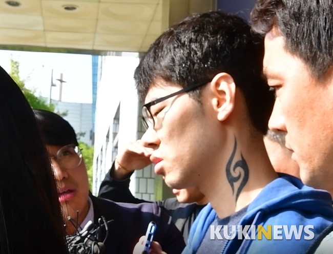 '강서PC방' 김성수, 목에 보이는 문신