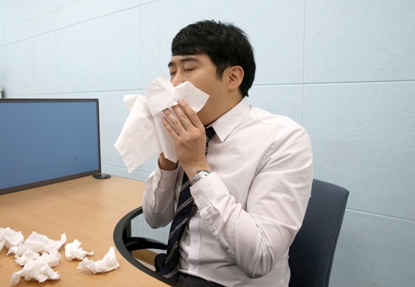 지속되는 기침, 감기 아닌 '급성기관지염' 의심해야