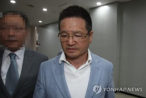 檢, '별장 성접대' 윤중천에 총 징역 13년 구형