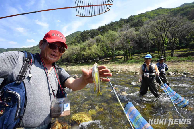 [여행&레저] 우리 전통낚시 즐기다 보면 “더위는 저 멀리”   