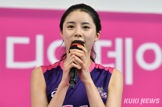 '배구여제' 김연경 뒤받치는 '슈퍼 쌍둥이' 이재영-이다영