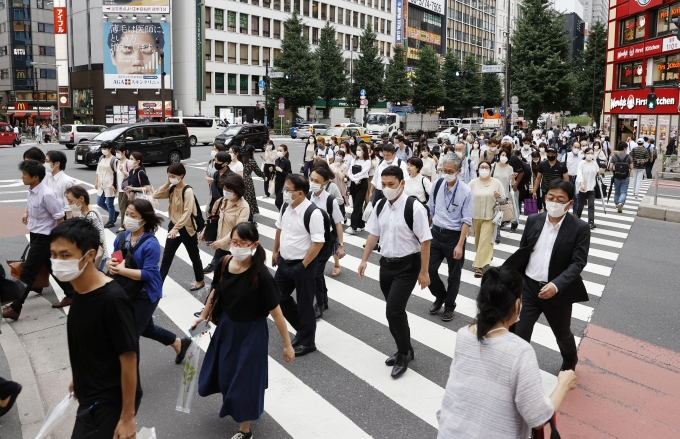 일본, 일일 코로나19 확진자 472명...연일 최다치 경신   