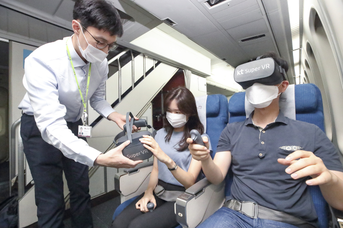 KT, '뮤 아크엔젤' 게임사 웹젠과 제휴...기내 VR 탑재 협업도