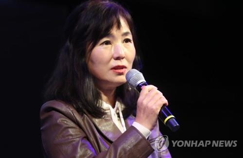 공지영 “전남편 음란사진 협박” vs 김부선 “우리 모녀에게 사과하라” 설전