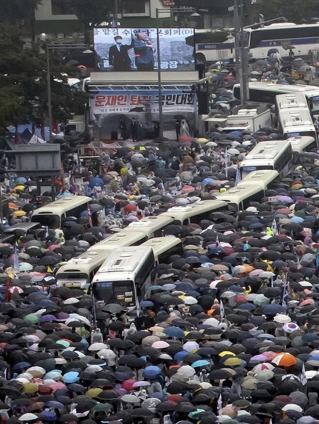 “구상권 청구”·“전세버스 운송 거부” 개천절 집회에 강경 대응 나선다