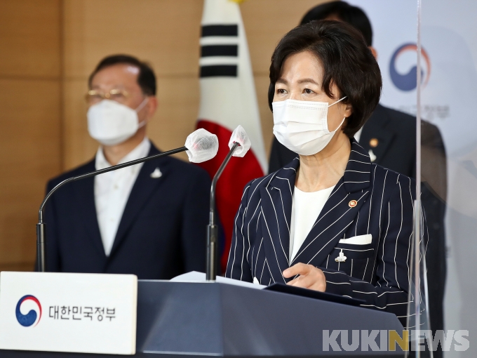 “尹 직무배제 부당” 검찰 집단 반발에도 ‘마이웨이’ 택한 추미애