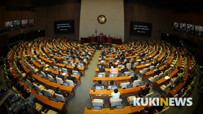 시작된 2021년도 예산 전쟁… 칼날 위에 선 K-뉴딜