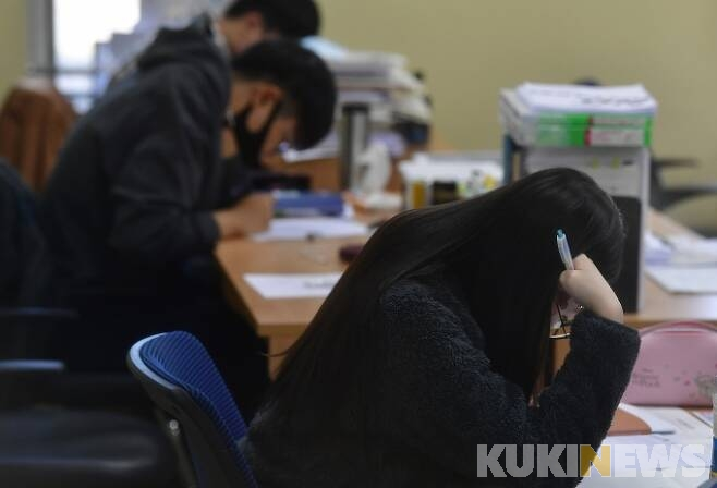 “확진되면 대학 논술 못 본다” 코로나 확산에 수험생 ‘공포’