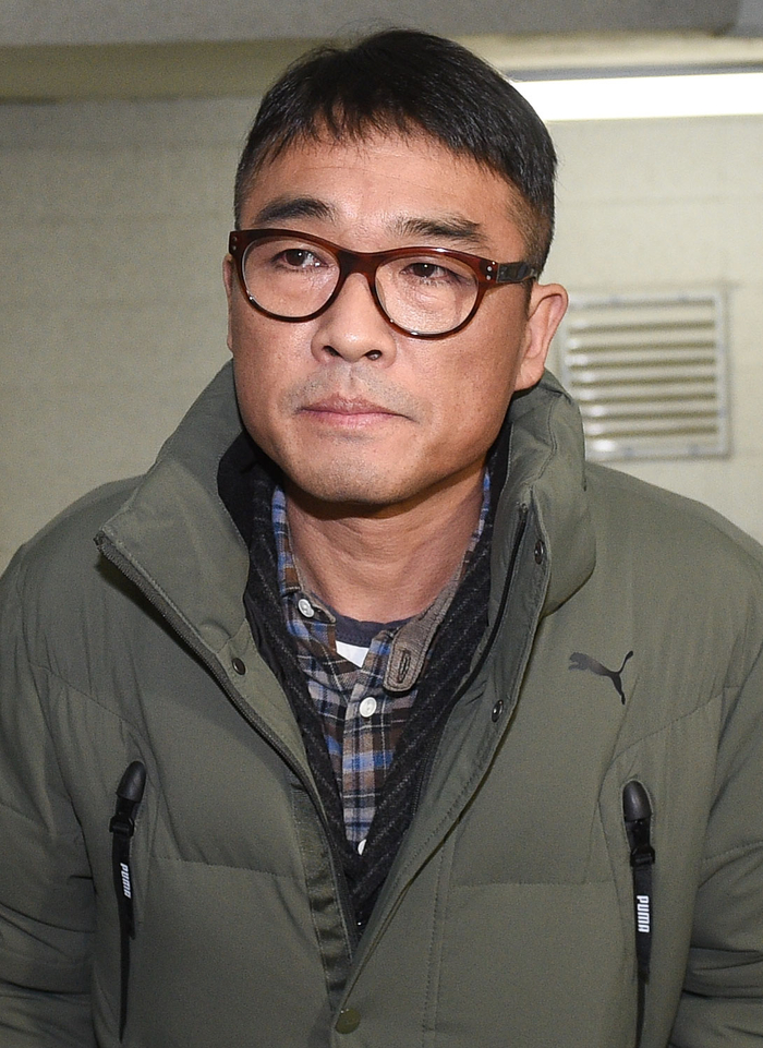 ‘성폭행 의혹’ 김건모, 오늘(15일) 경찰출석