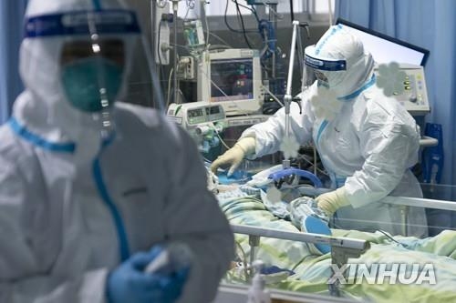 ‘우한 폐렴’ 중국 의료진 첫 사망…두살배기도 확진