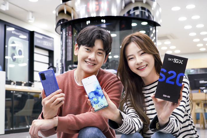 통신3사, 갤럭시S20 공식 예약판매...요금제·컬러 경쟁 '후끈'