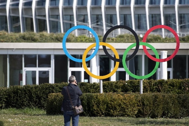 IOC, 2020 도쿄올림픽 정상 개최 추진…“코로나19 극단적 결정 내릴 때 아냐”