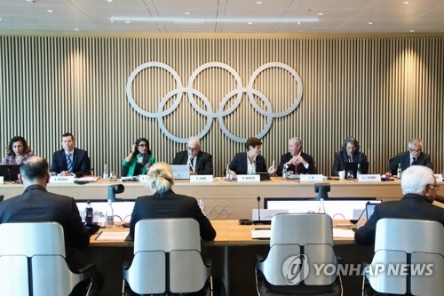 “대한올림픽위원회, IOC에 연기 요청해야”