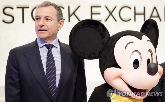 월트 디즈니, 코로나19에 CEO 급여 50% 반납… “강하게 헤쳐 나갈 것”