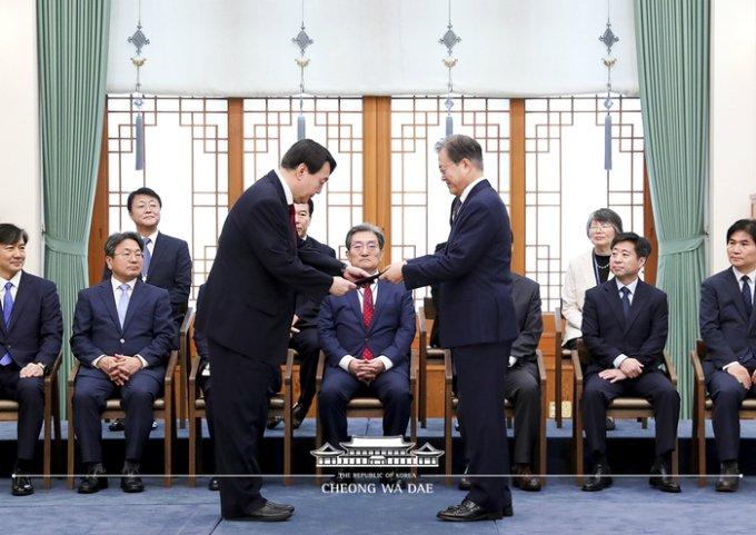 ‘빨간불’ 켜진 ‘윤석열 현상’… 야권 지형 변화 신호탄 되나