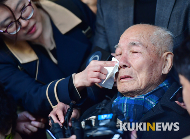 이명박·박근혜 사면, 정권 피해자들에게 물었다