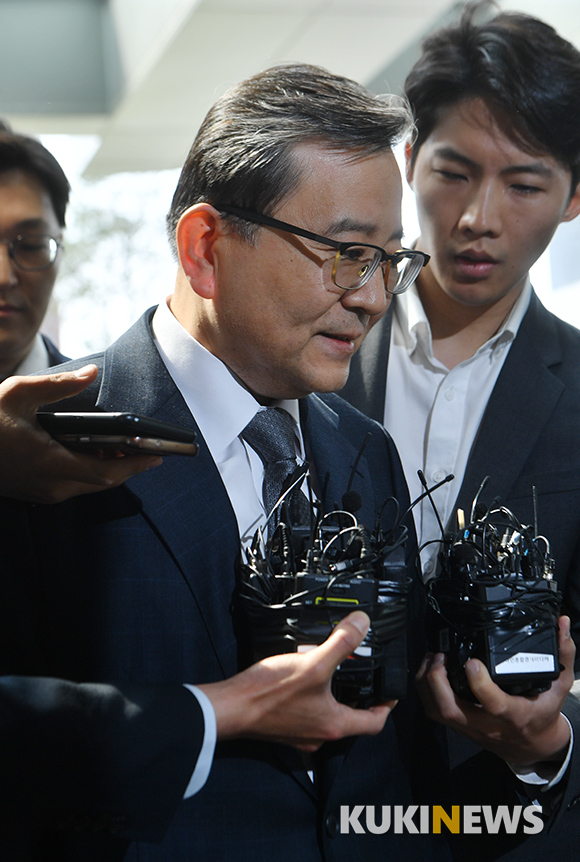 김학의 출국금지 위법 의혹에 진통 지속…법무부 “적법성 문제없다”