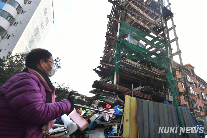 [위험한 그곳] 흉물이 흉기로...도심 속 폐건물