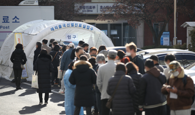 [쿠키포토] 해외출국선별진료실 '북적'