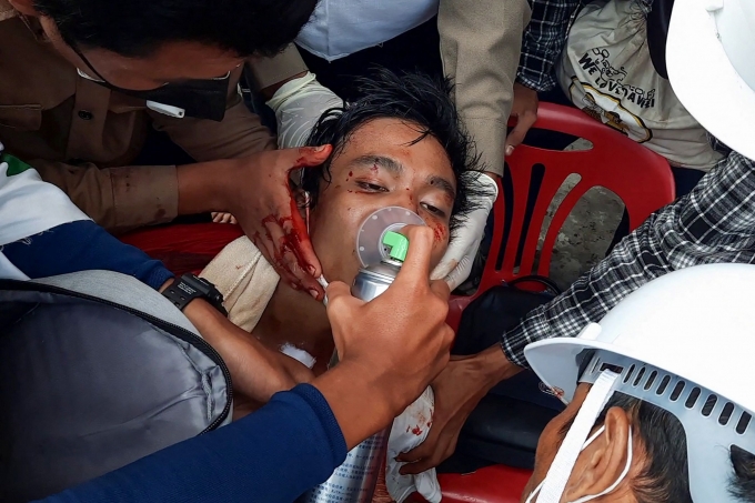 ‘최악의 유혈사태’ 미얀마서 시위대 최소 18명 사망…비판 여론 커져  
