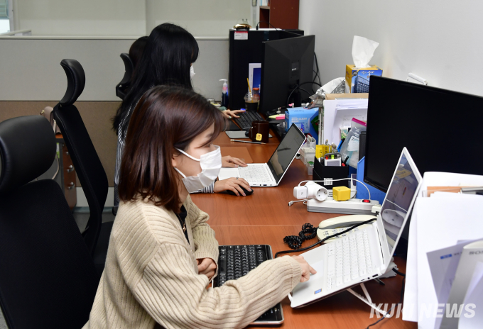 [기획-열여섯의 책임, 직업계고⑤] 버티라는 학교,  안 바뀌는 기업, 정책 뒤집는 정부  