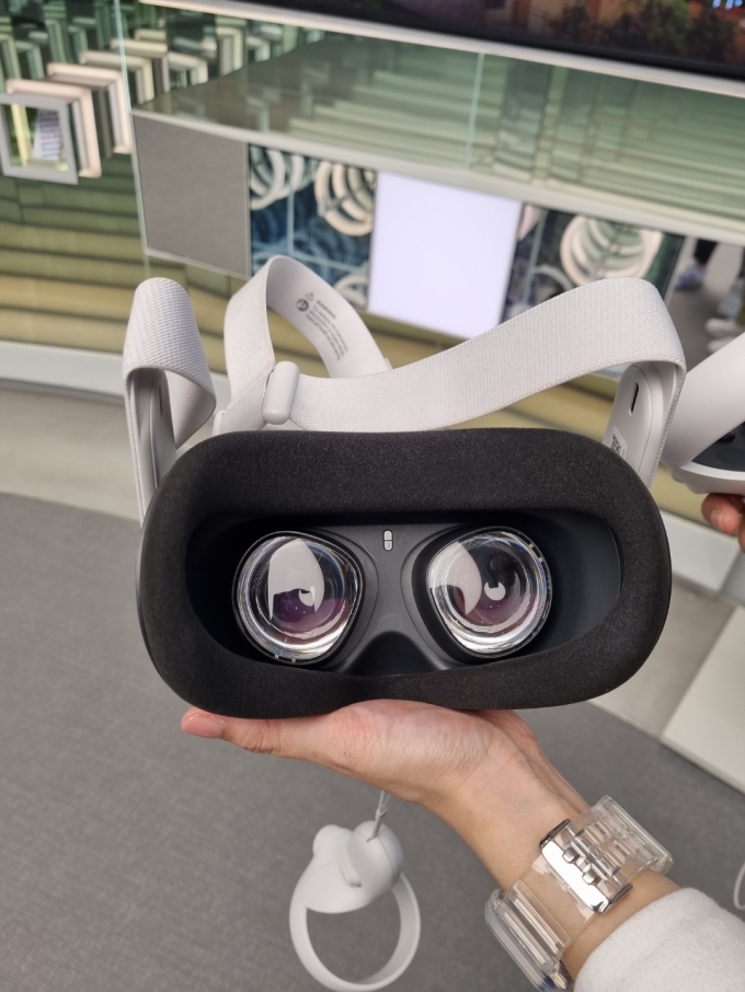 [쿡 체험기] 오큘러스 퀘스트2 써보니...놀라운 VR에 구매욕 자극