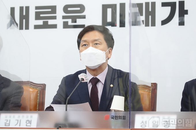 김기현 “한국군 55만명 백신 지원…1억 회분 日 스가 총리와 비교”