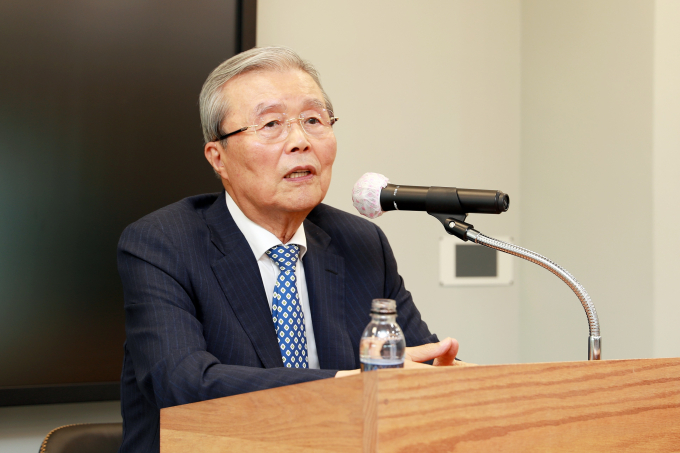 김종인 “다음 대통령은 양극화 등 해결할 수 있어야”