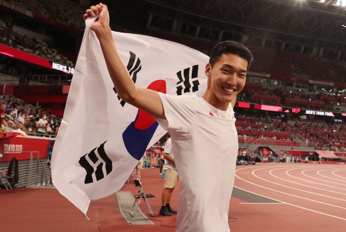 [올림PICK] '4위도 좋아' 우상혁, 대한민국에서 가장 높이 뛰는 남자