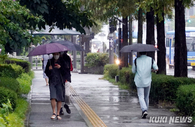 연휴 이후 첫 출근길은 쌀쌀…비도 내린다