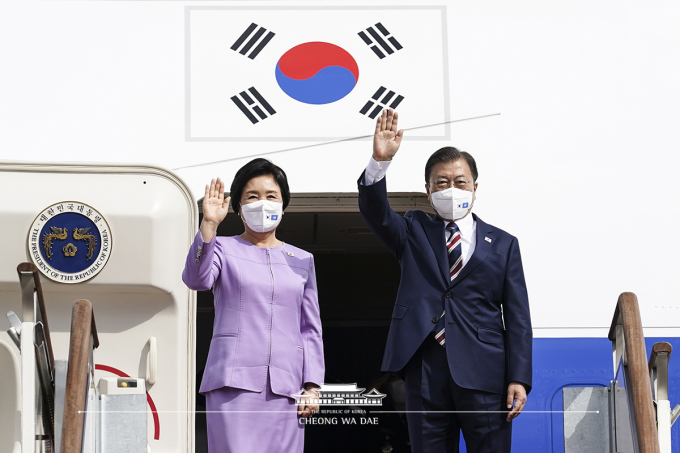 문 대통령의 ‘추석인사’… “한가위 소망은 국민 모두의 건강”