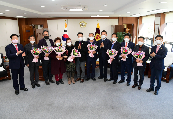 마창대교 새단장…'경관조명등 교체⋅고객쉼터 설치' [경남소식]