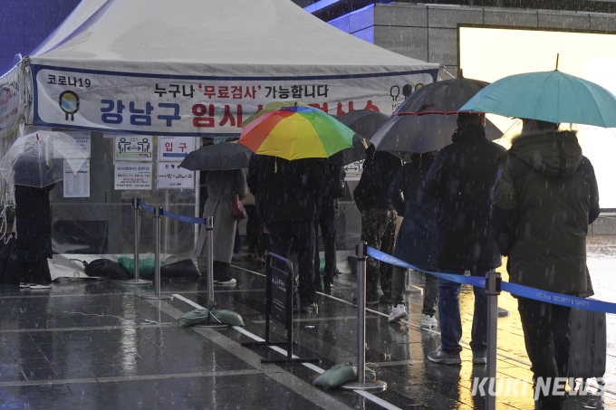 사라진 ‘주말 효과’… 중환자 병상도 한계