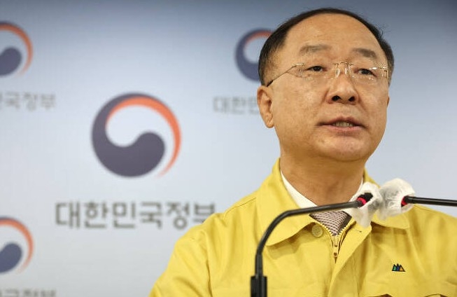  홍남기 “14조원 추경… 방역지원금 300만원 추가 지급”