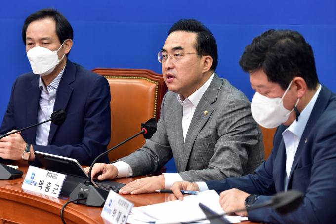 민주당 “尹 100일 성적표 참담...국민들이 심판한 것”