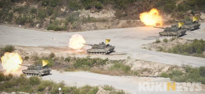 K2전차·아파치 헬기 등 총출동... 육군 대규모 화력시범 [화보]