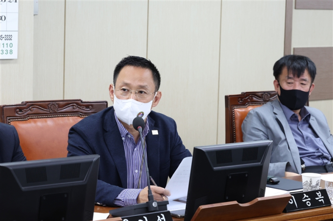 이승복, 서울시 교육감과 시장에 “허구에 가까운 통일 교육 의미 없어”