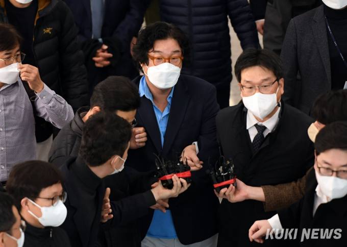 김성태 도피·증거인멸 도운 쌍방울 임직원 12명 재판행