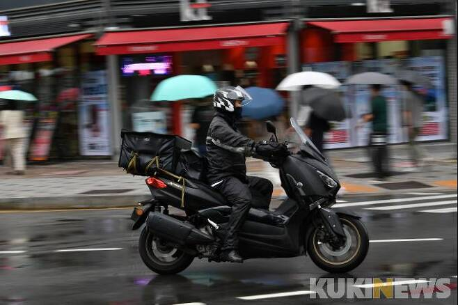 7월부터 배달·대리기사도 산재보험 적용 받는다