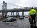 하늘 뚫린 뉴욕, 폭우로 ‘비상 사태’ 선포