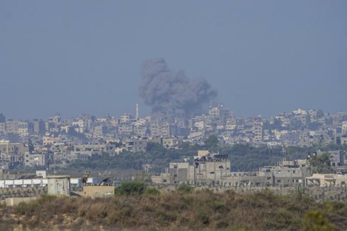 이스라엘군, 가자지구 주민에 “오후 1시까지 대피하라”